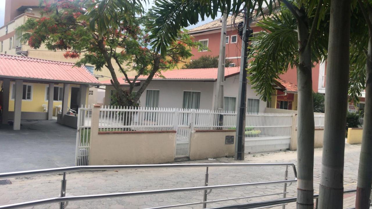 Residencial Cecilia Cruz Villa Bombinhas Eksteriør billede