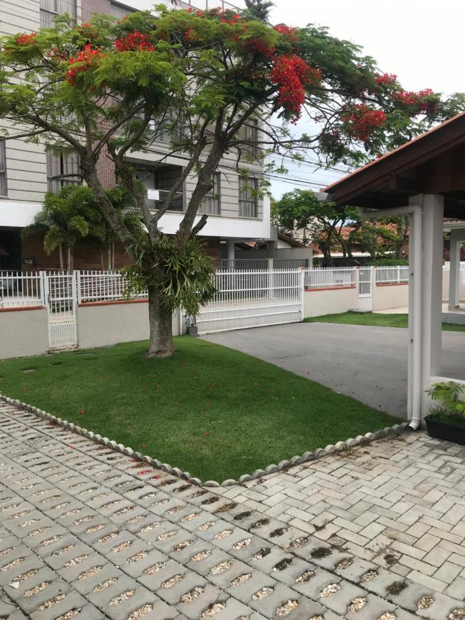 Residencial Cecilia Cruz Villa Bombinhas Eksteriør billede