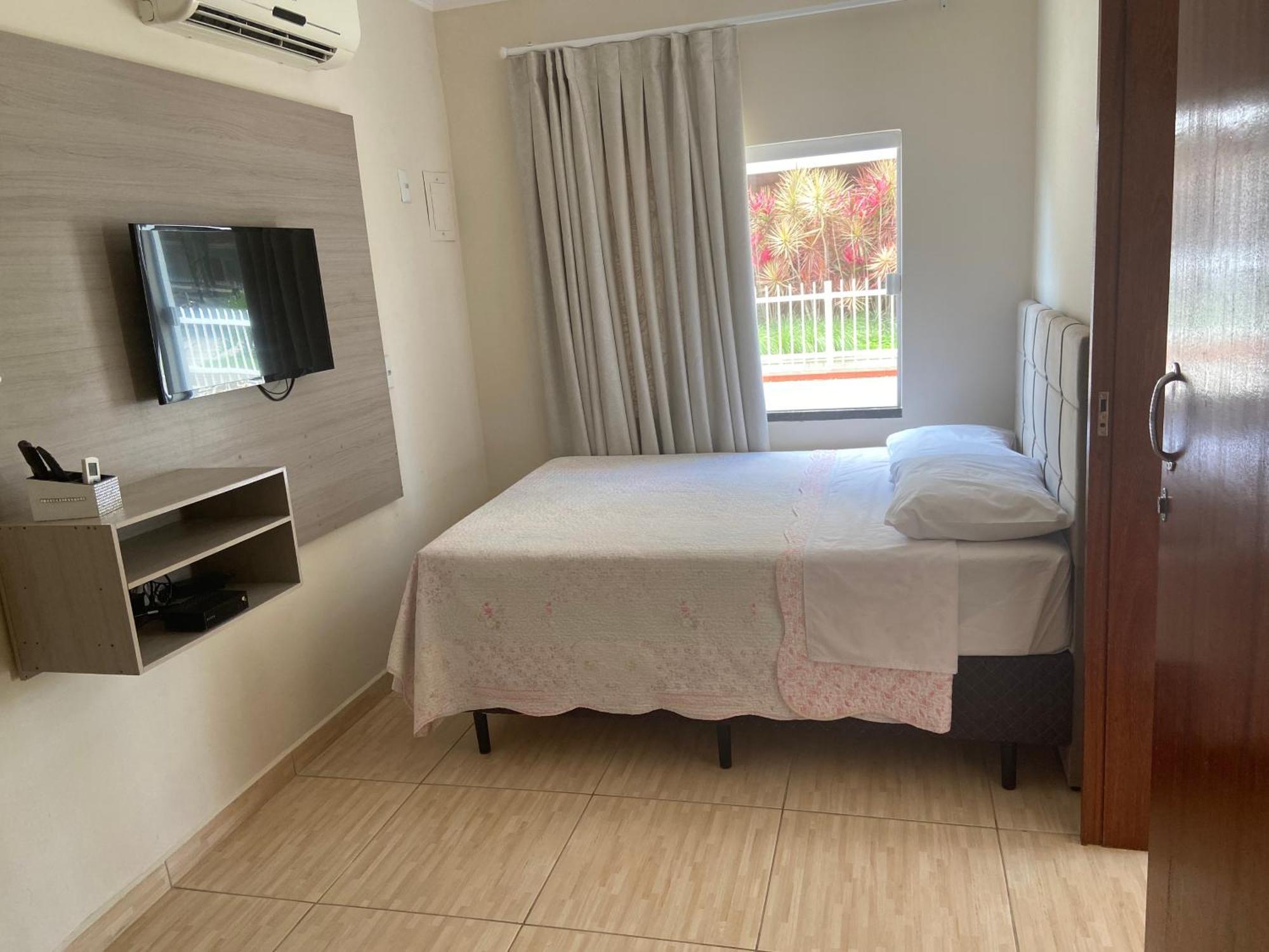 Residencial Cecilia Cruz Villa Bombinhas Eksteriør billede