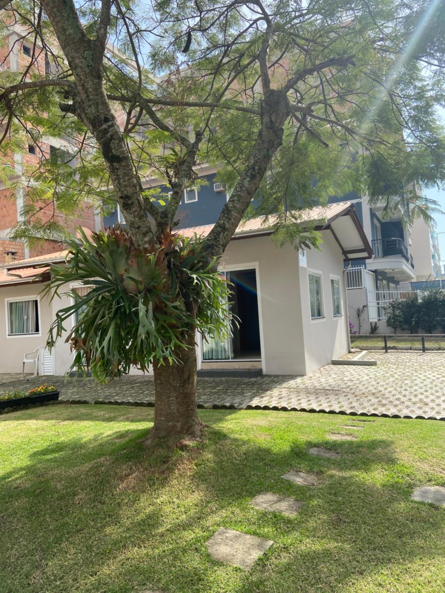 Residencial Cecilia Cruz Villa Bombinhas Eksteriør billede